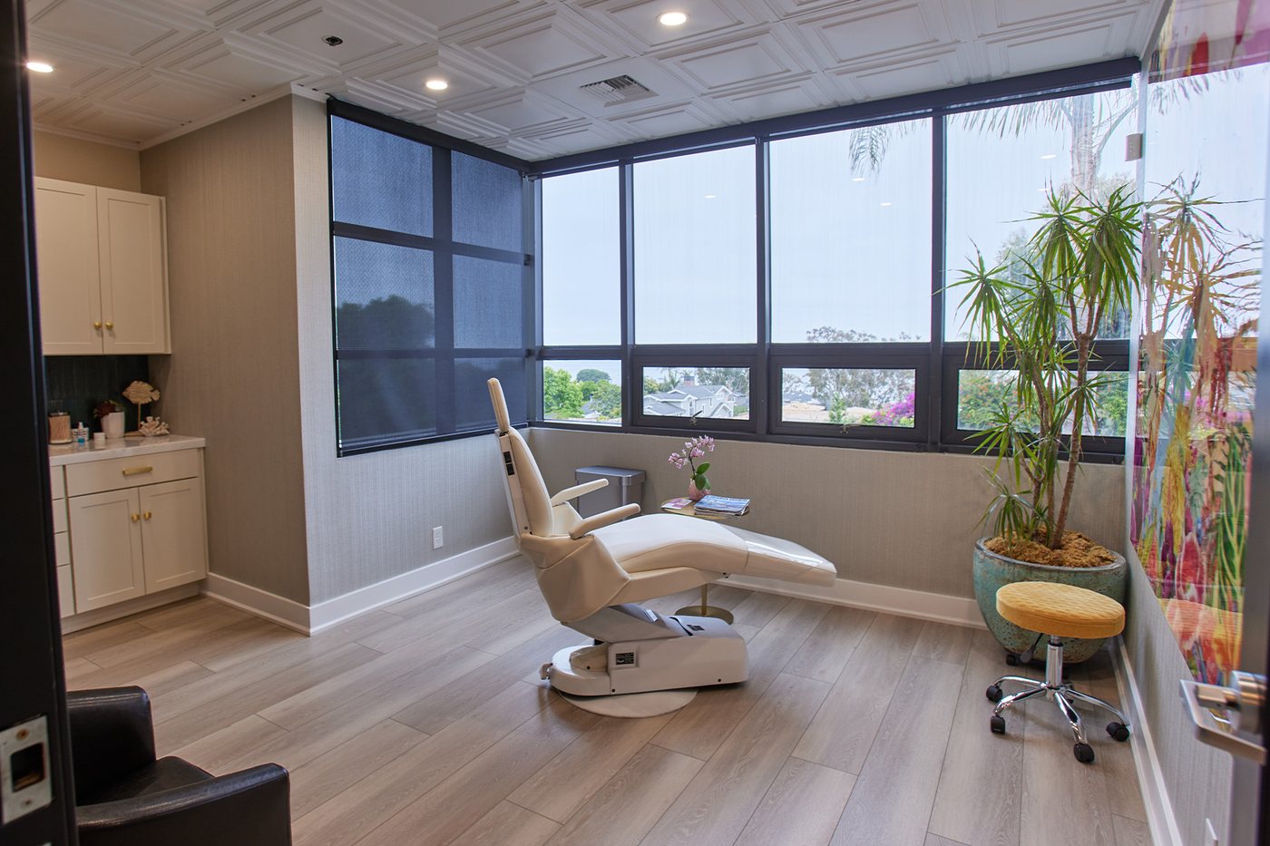 HēBē Skin Health treatment room